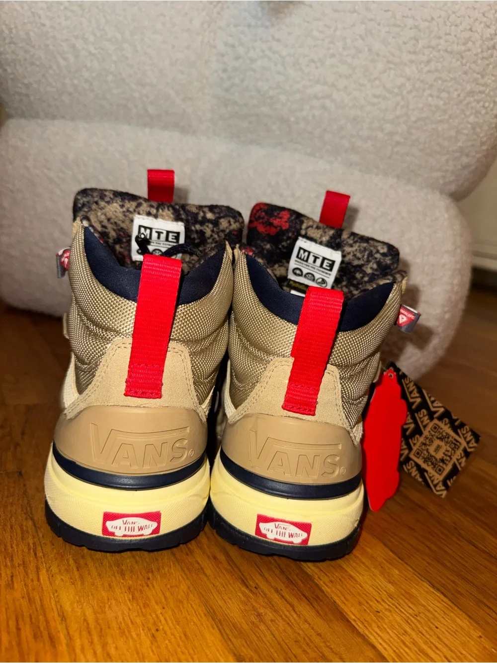 Vans Unisex Tan High-Top Snow/ Outdoor boots